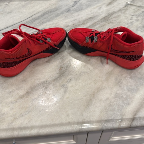 Nike Kyrie Flytrap 6 Basketball Shoes, Size 8.5 - Picture 5 of 14